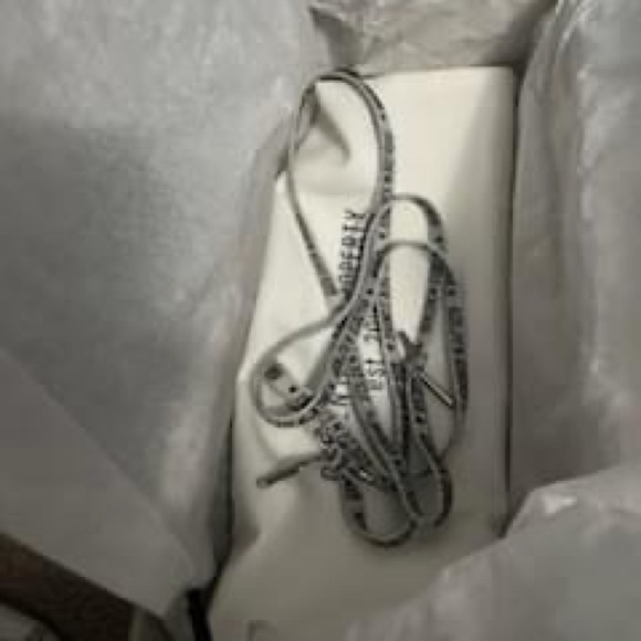 Golden Goose woman’s size 38 - Picture 9 of 10